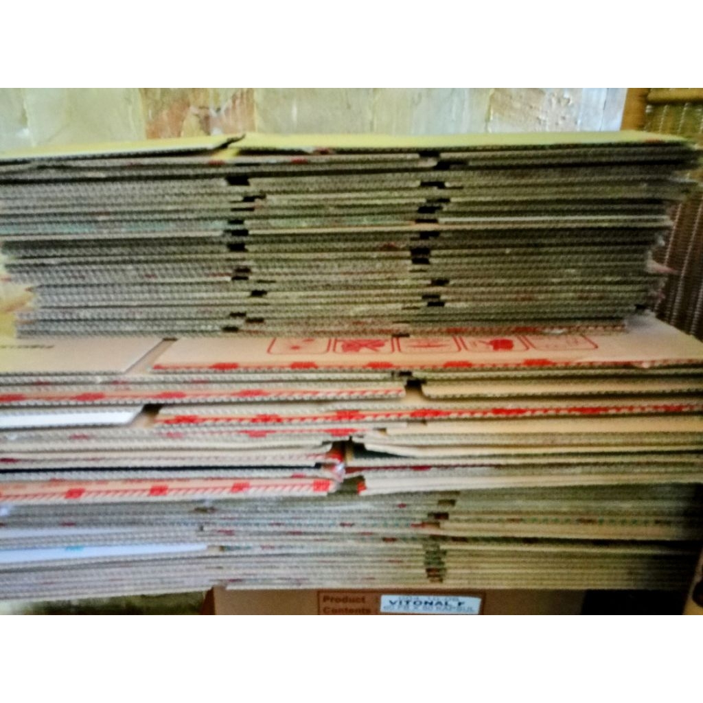 

Kardus Bekas Bersih dan Tebal Layak Untuk Packing