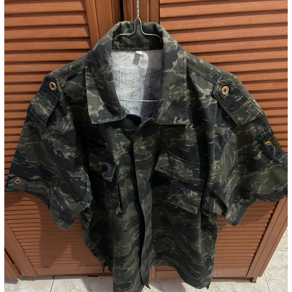 Kemeja Army Pria