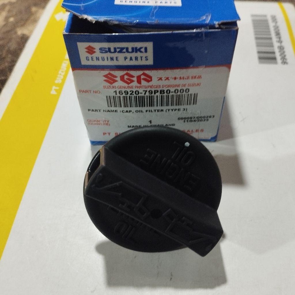TUTUP OLI MESIN MOBIL SUZUKI ERTIGA LAMA TYPE 3 / ALL NEW ERTIGA, ORIGINAL SGP.