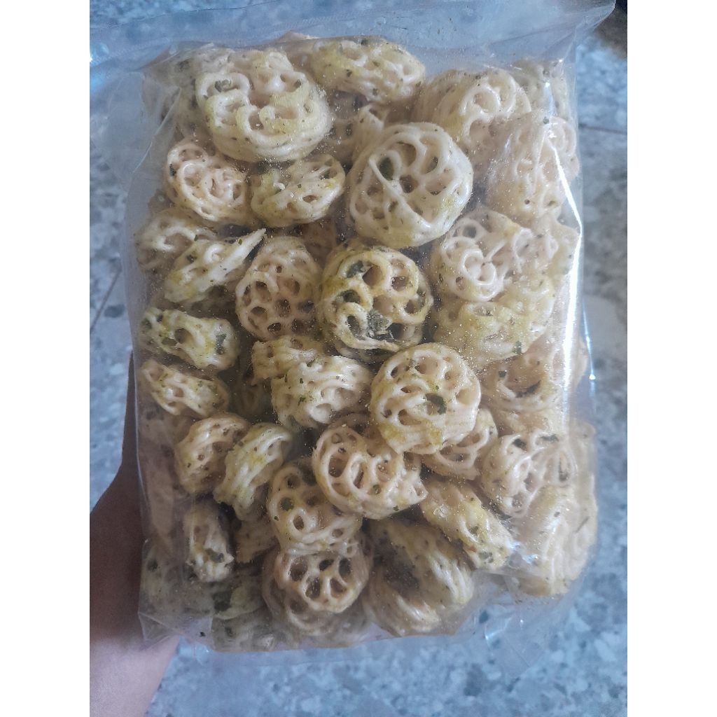 

Kerupuk seblak Rafael kering viral asin daun jeruk