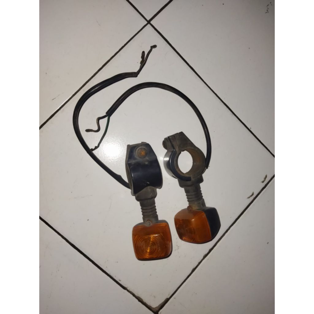 Lampu sein depan Hyosung karion