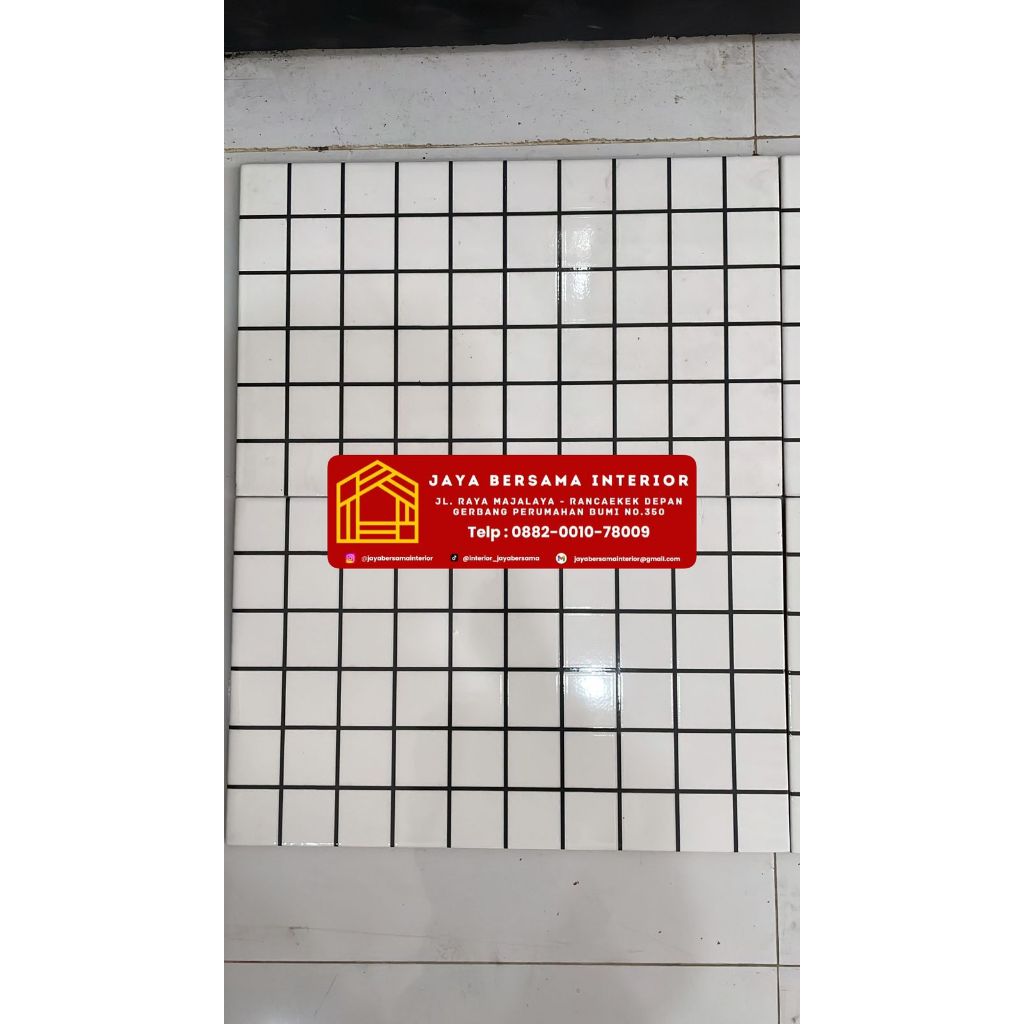 Keramik Dinding 25x40 Glossy