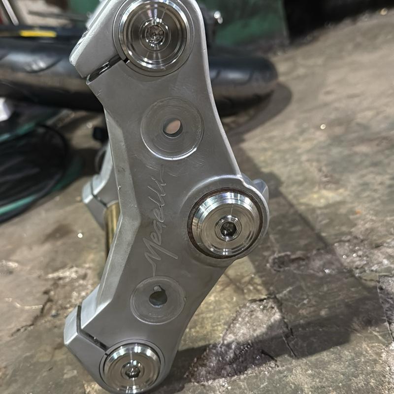 Penutup skok ninja rr dan mur komstir ninja Baut Motor