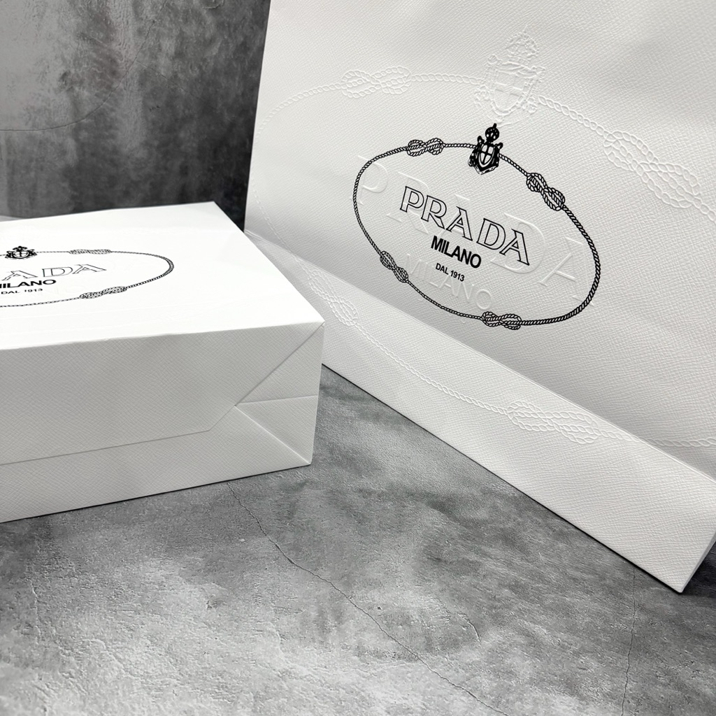 

Paperbag PRADa new ORI