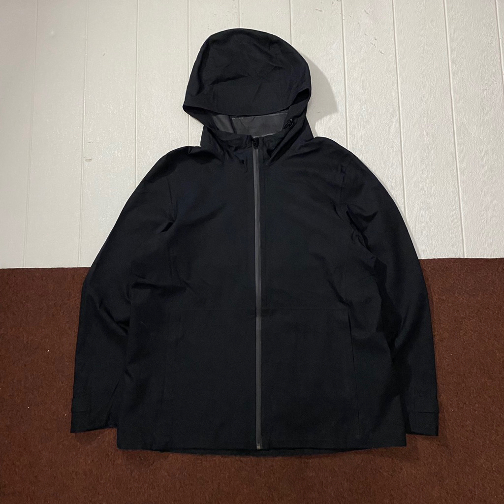 jaket wanita uniqlo blocktech size XL