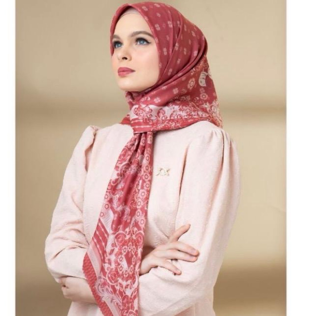 Dharmawangsa Scarf in Ebony Original Wearing Klamby [Packing Box]