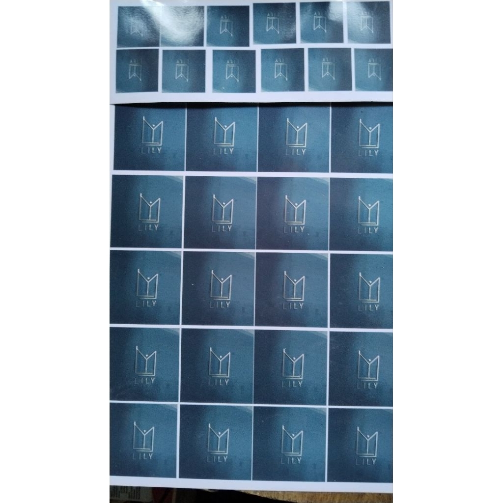 

Stiker Custom Glossy – Tahan Lama, Cetak Sesukamu!