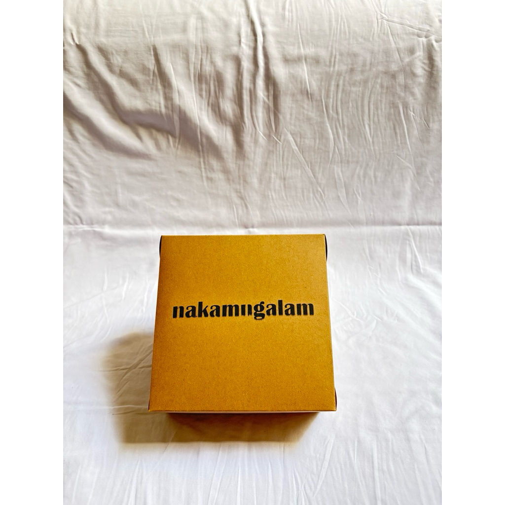 

Kotak nasi / Box kue / Dus / Packaging Bahan Kraft 18 x 18 x 7 cm