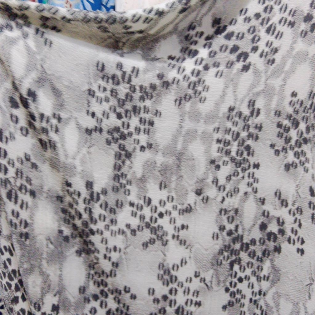 Kain Bubble Crepe Premium Motif Animal Print Hitam Putih – (ILH) - Tekstur Lembut, Adem & Jatuh Eleg