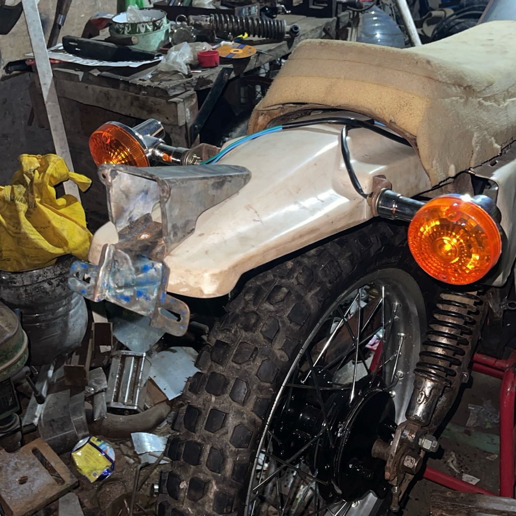 Pangkon Lampu Belakang TS100 ER