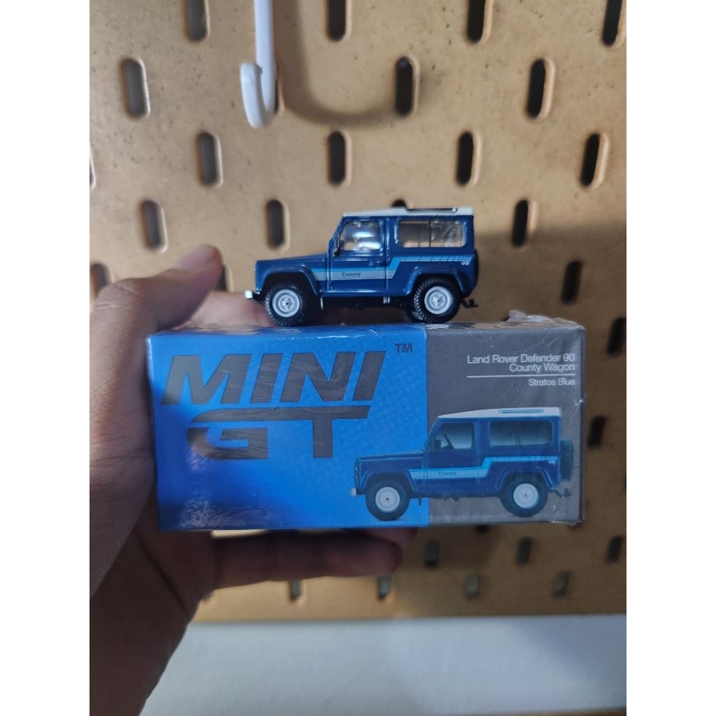 MINI GT LAND ROVER DEFENDER 90 WAGON
