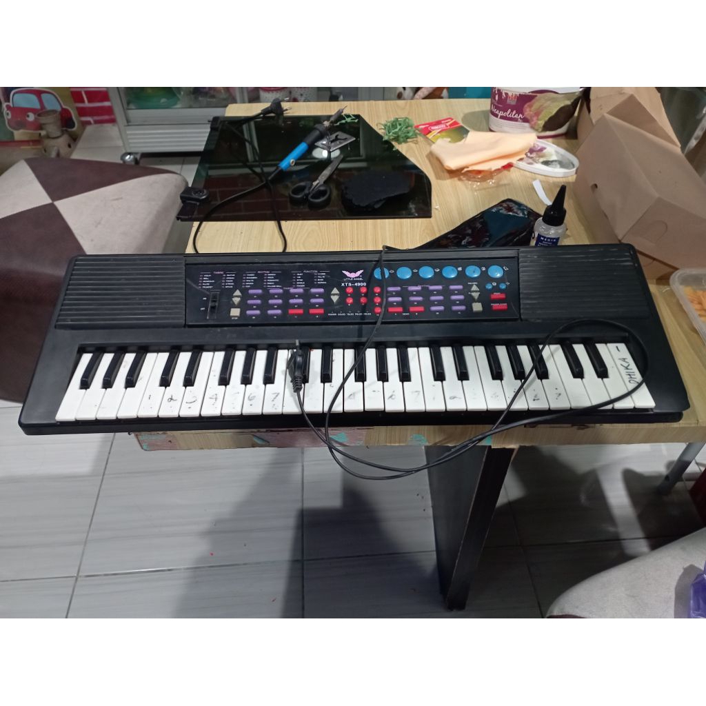 piano little angel XTS 4900 nyala