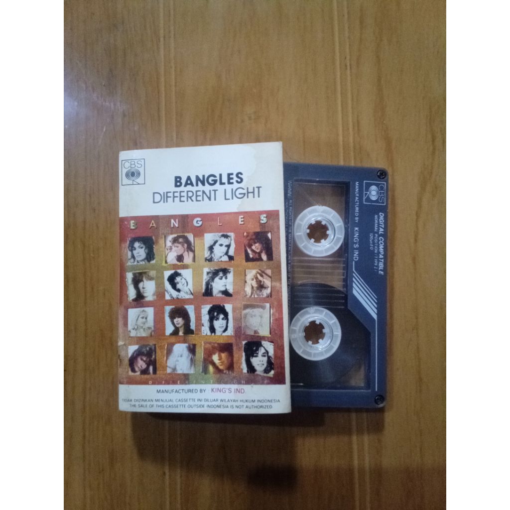 kaset pita bangles - the different light