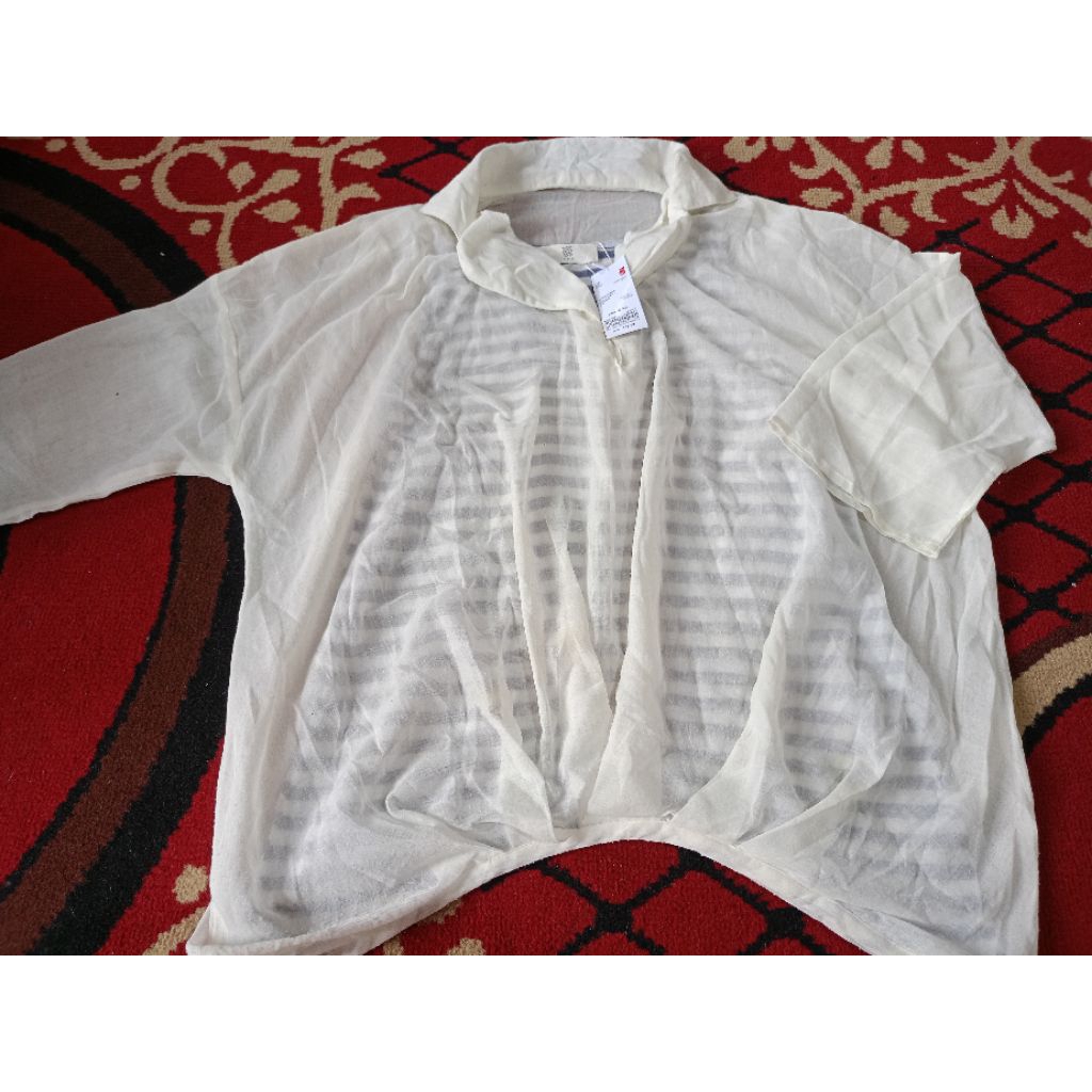 Atasan putih / Atasan Preloved / Atasan Wanita PL / Atasan dan Tunik / Baju PL Murah