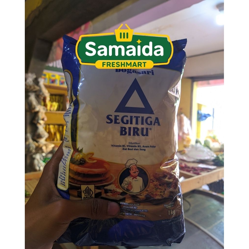 

Tepung Terigu Segitiga Biru 1000gr – Tepung Serbaguna untuk Aneka Kue & Gorengan