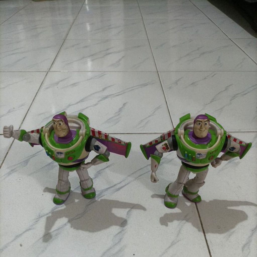 Toy Story Buzz Lightyear sayap ori