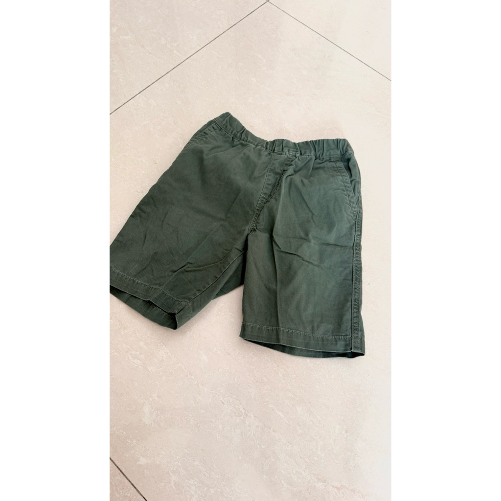 Uniqlo Boys Chino Shorts - Khaki size 120 Preloved