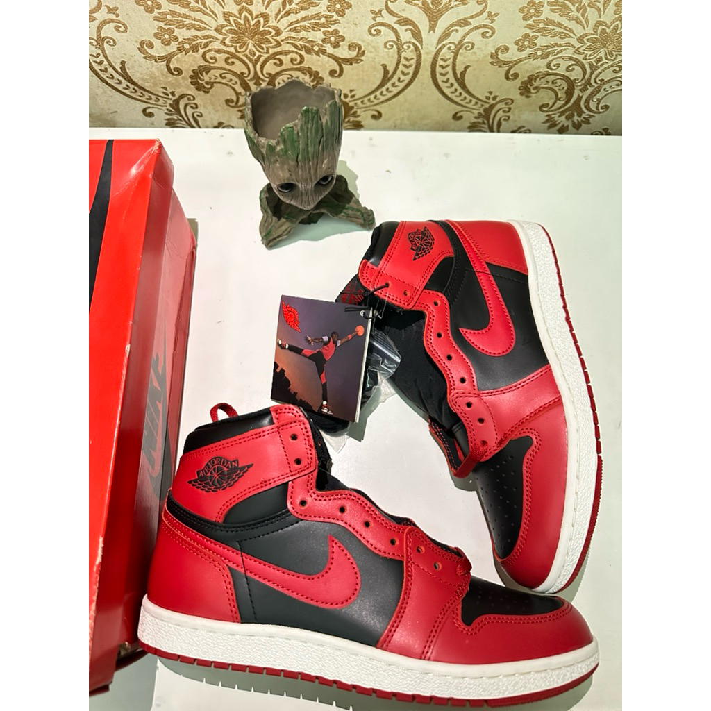 Sepatu Nike Air Jordan 1 Retro High 85