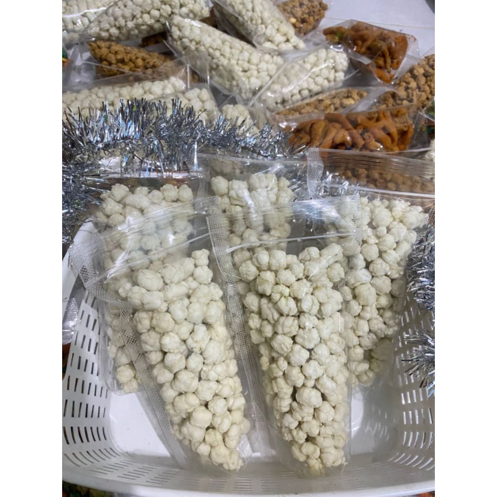 

aneka macam snack kacang dan usus balado uk 100 gr