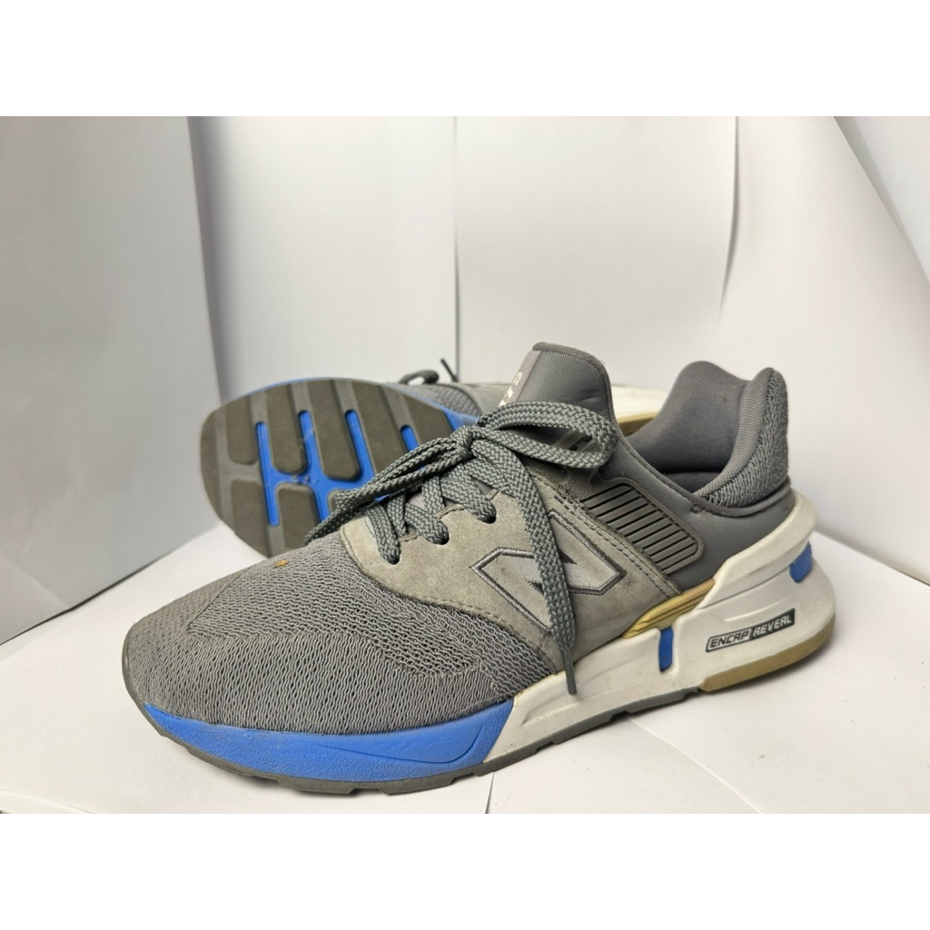 SEPATU NB 997 VIETNAM