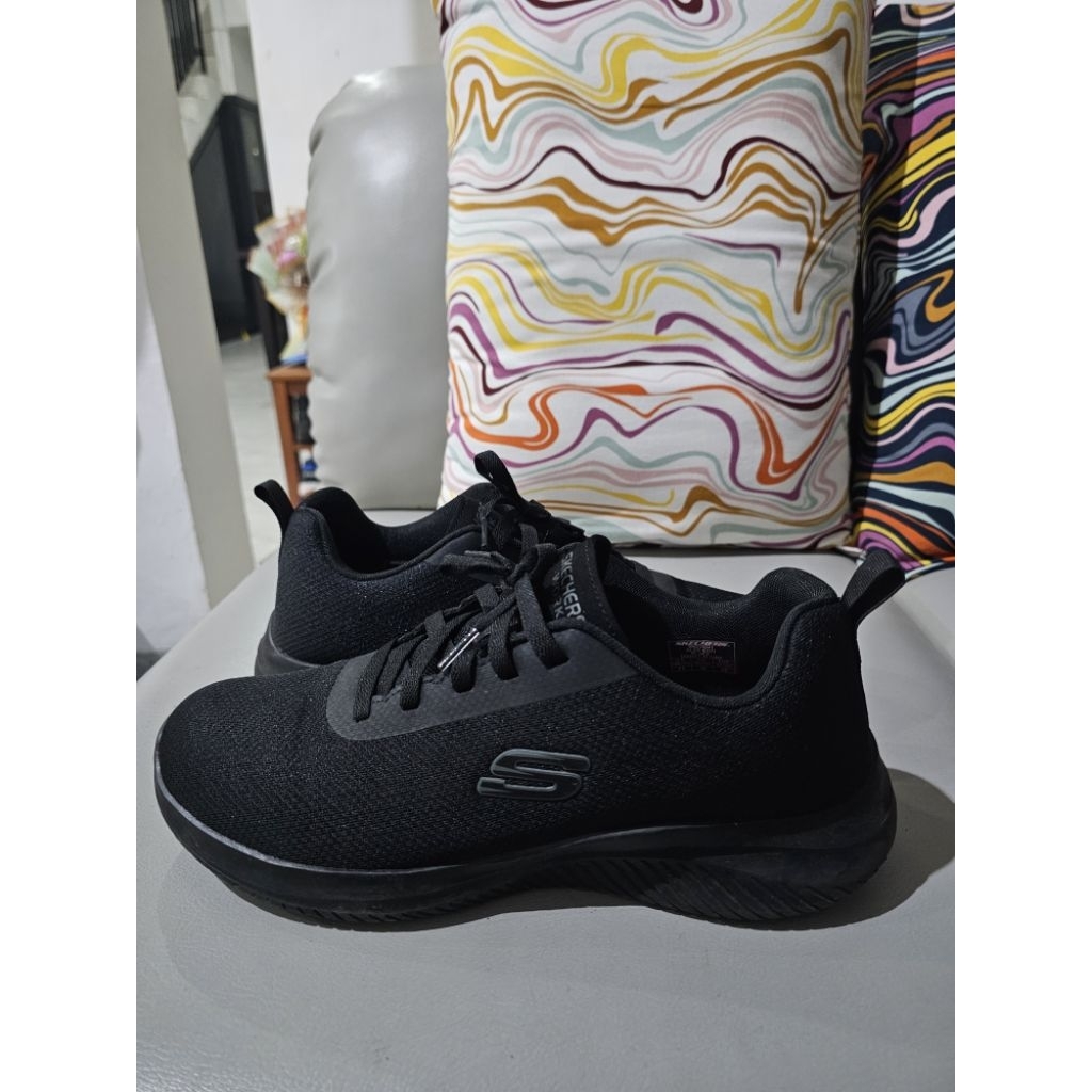 Sepatu Skechers Size 45