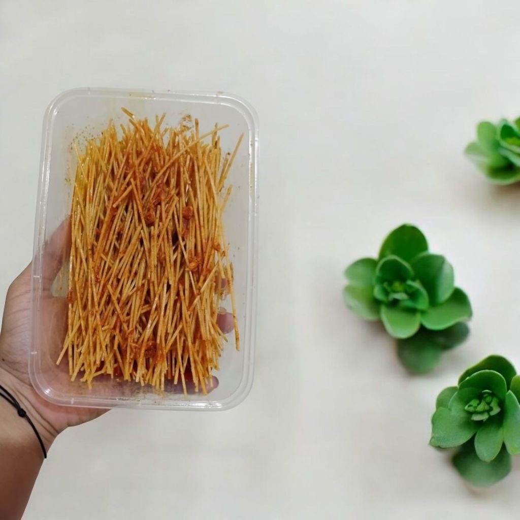 

Mie Lidi Kecil Kemasan 150gr | Jajan Jadul Pedas Gurih Renyah