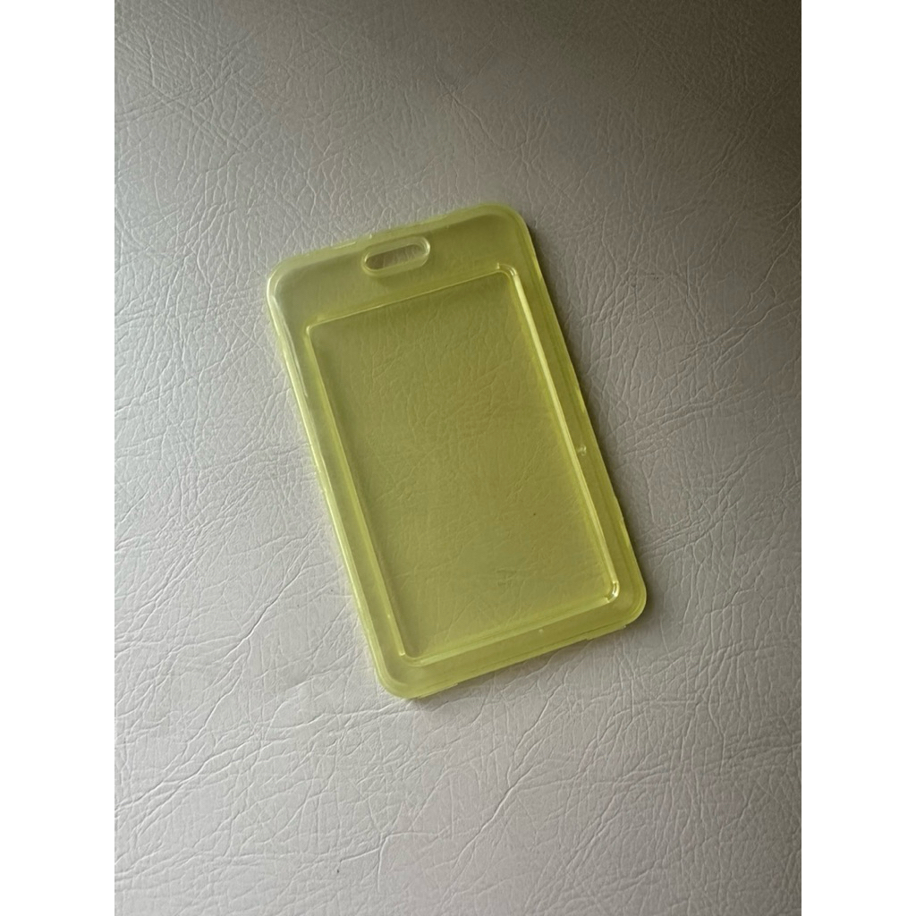 

(FREE) BOX ID CARD HOLDER / NAMETAG (KUNING)