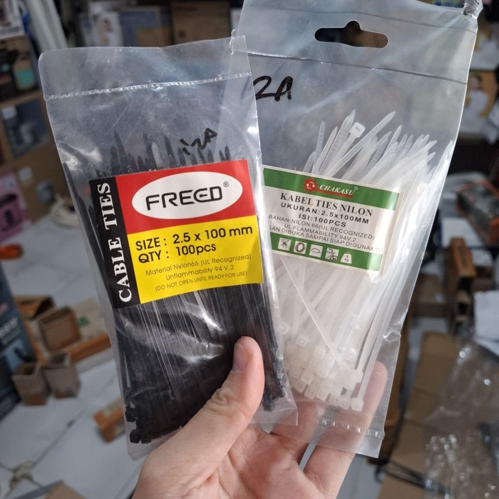 

Kabel TIES 2.5 X 100mm isi 100biji warna putih dan hitam