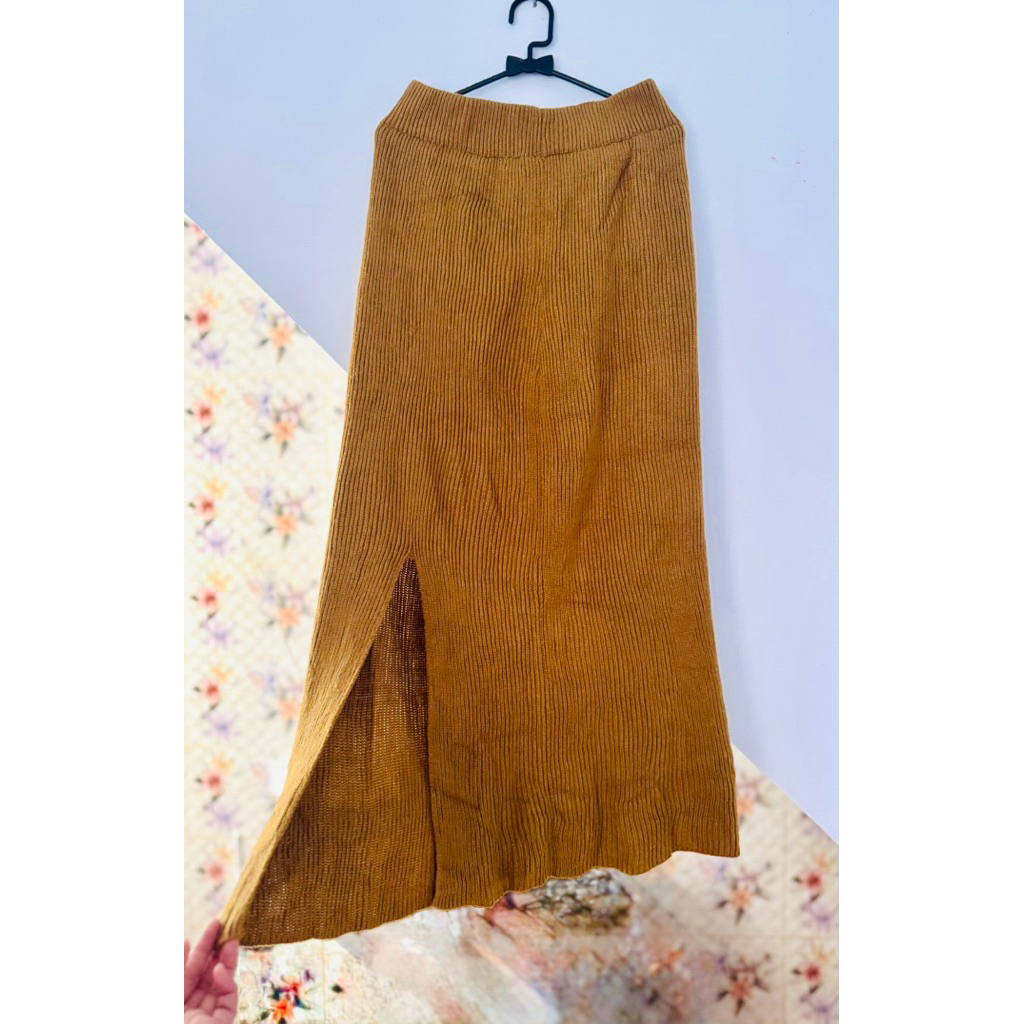 Preloved GRL Rajut Skirt / Rok Maxi GRL