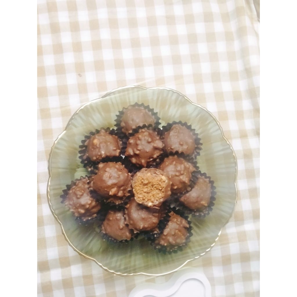 

Ferrero Rocher Home Made. kemasan toples tabung 300ml