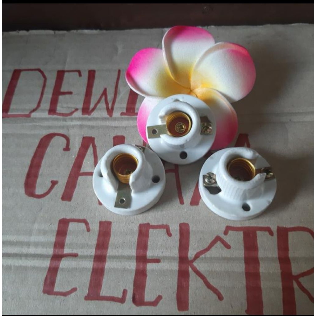 Fitting Keramik E12 dan E14 - Fitting Dudukan Porcelain Candle Light - Fitting Lampu Sembayang - Fit
