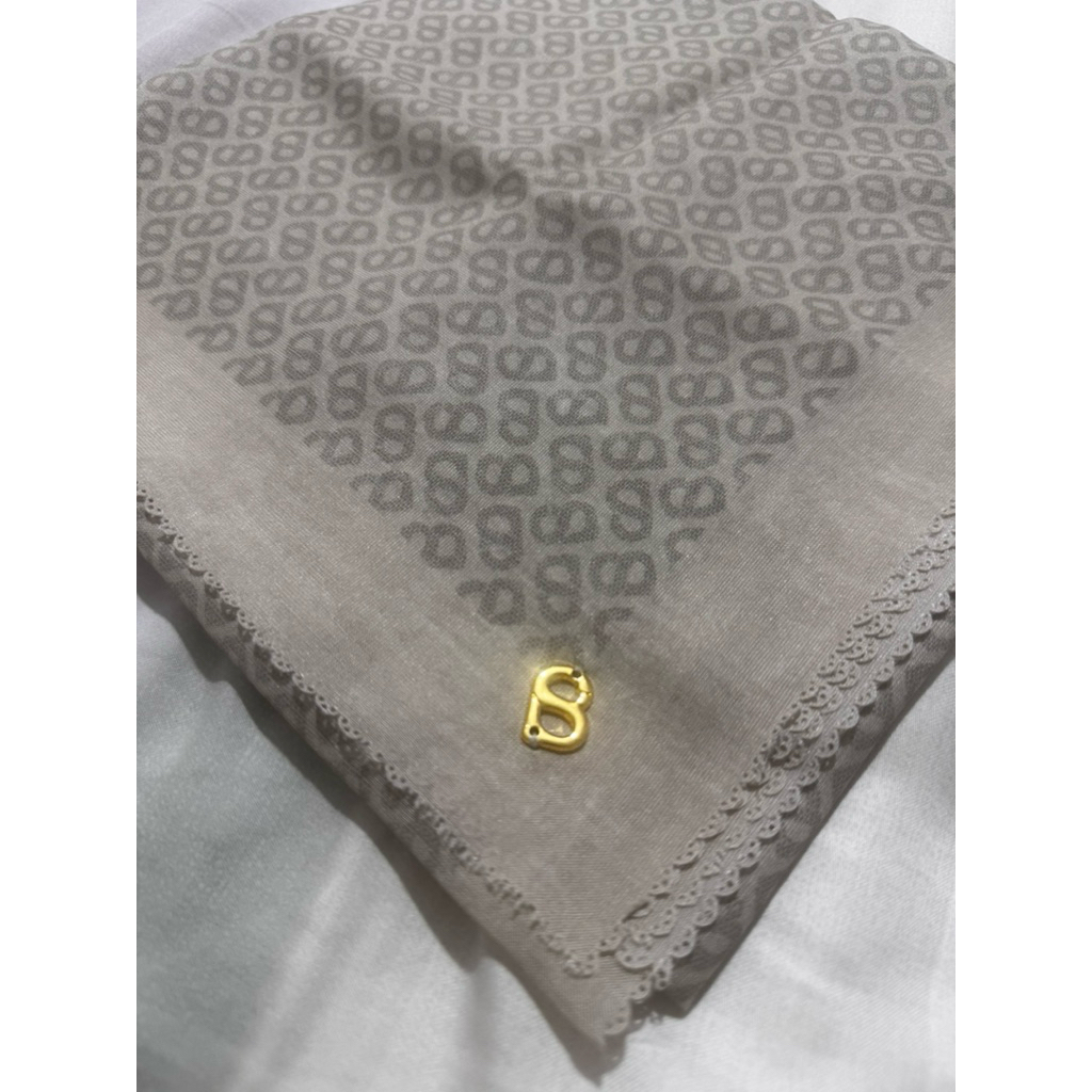 Buttonscarves Tapis Square Seed