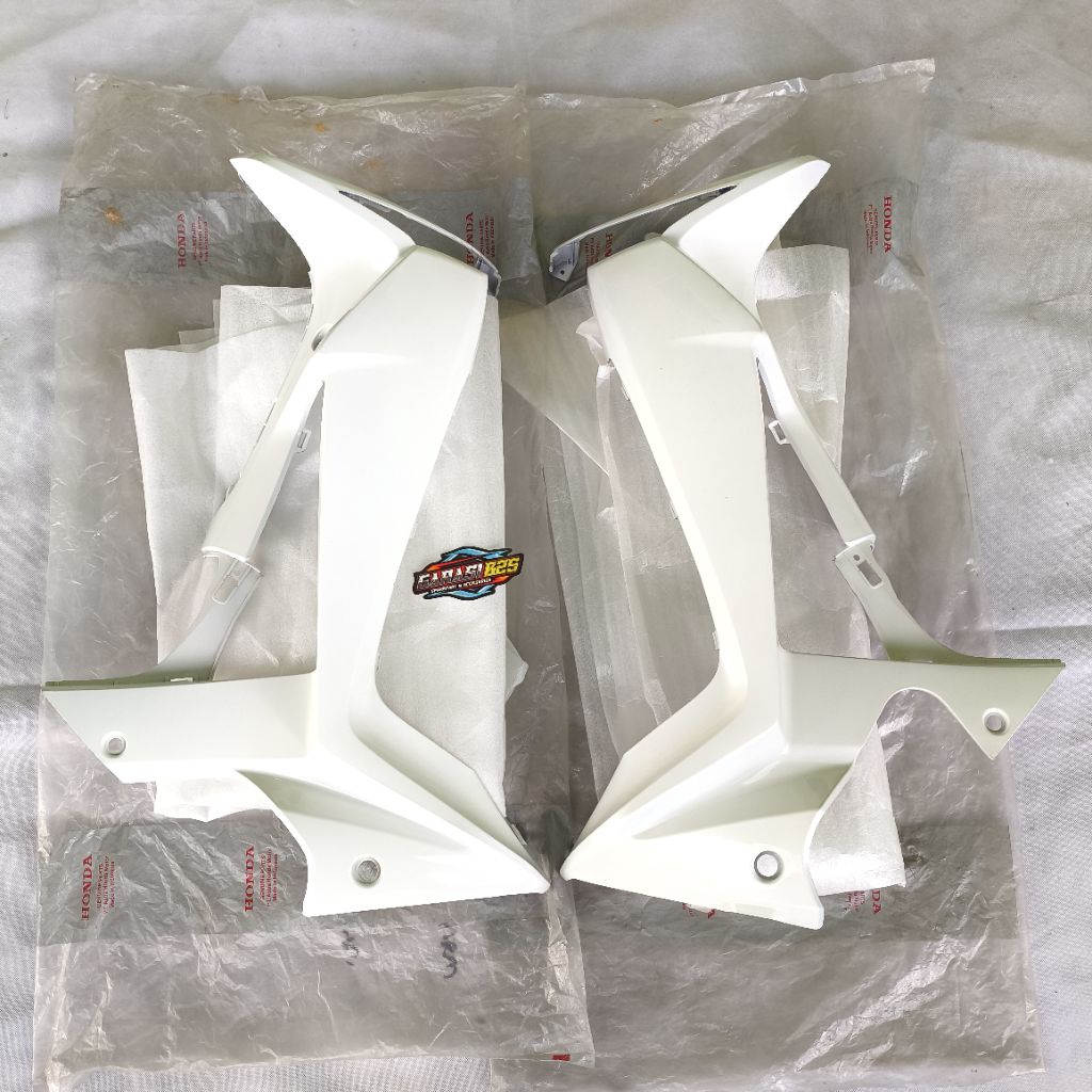 cover sayap set kanan kiri Supra x 125 Batman Putih original AHM