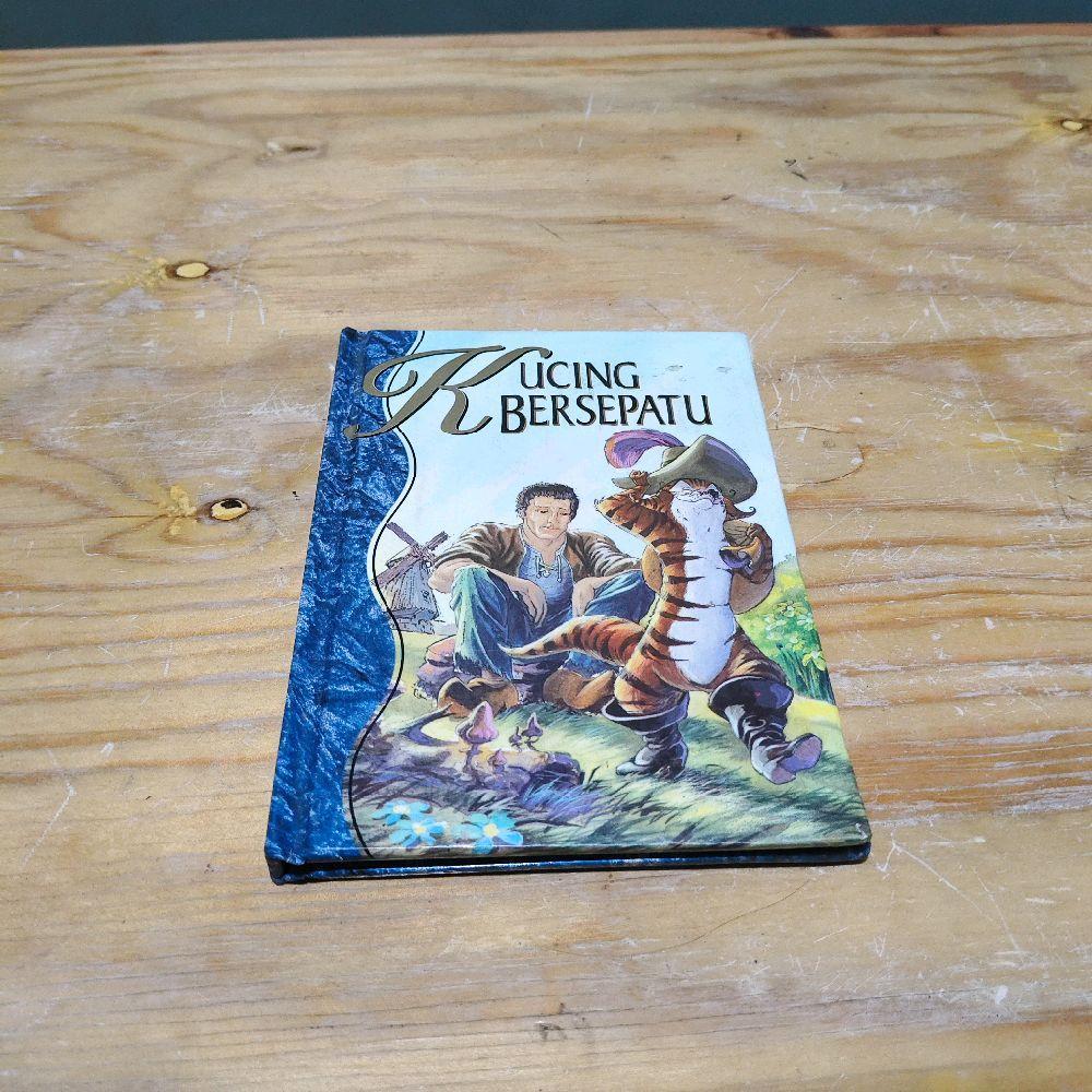 Buku Cerita Kucing BersepatuBuku Cerita Kucing Bersepatu
