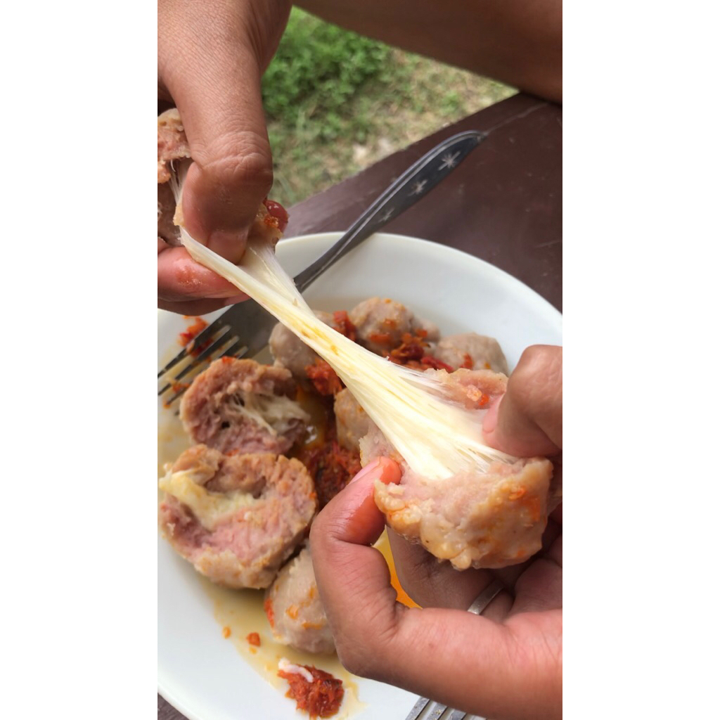 

Pentol Mozarella Pedas Sambal