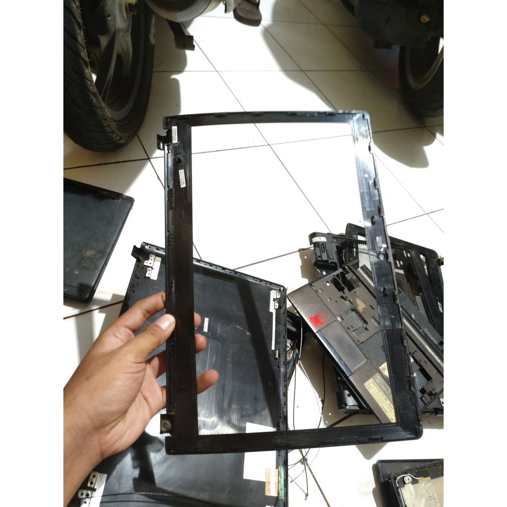 frame lcd laptop acer z1401 ori