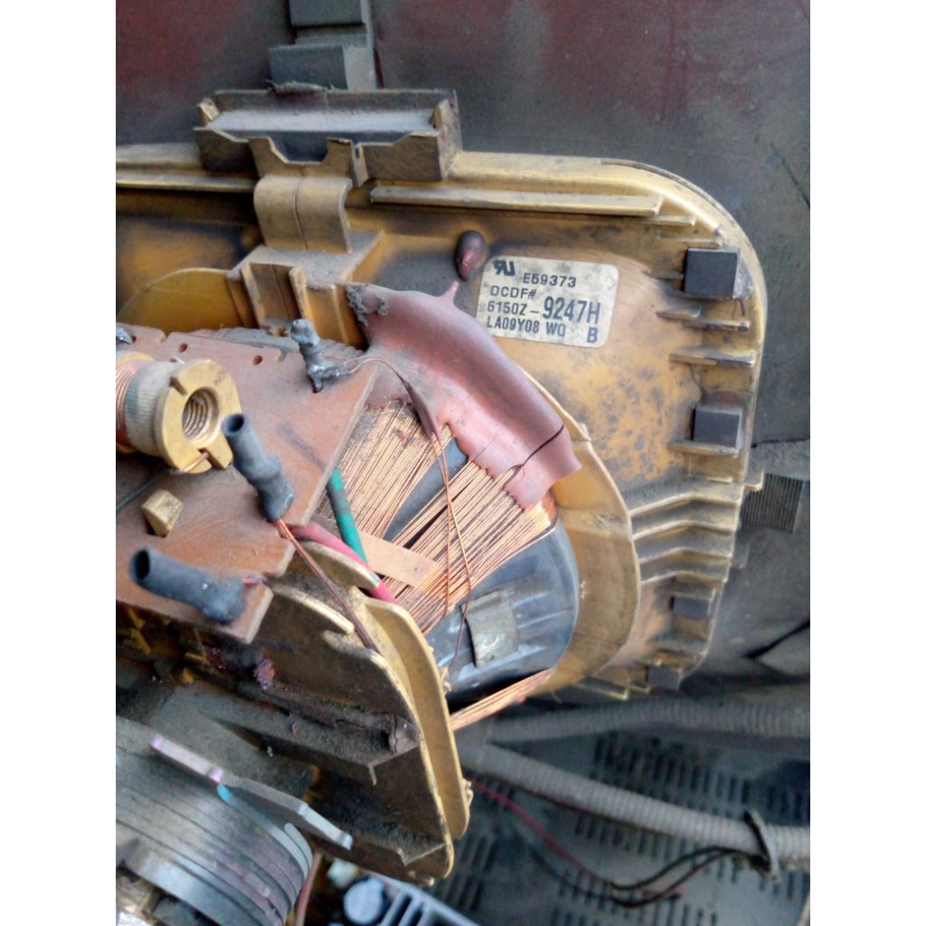 yoke, konde TV tabung slim 29inc merk Sharp, normal.