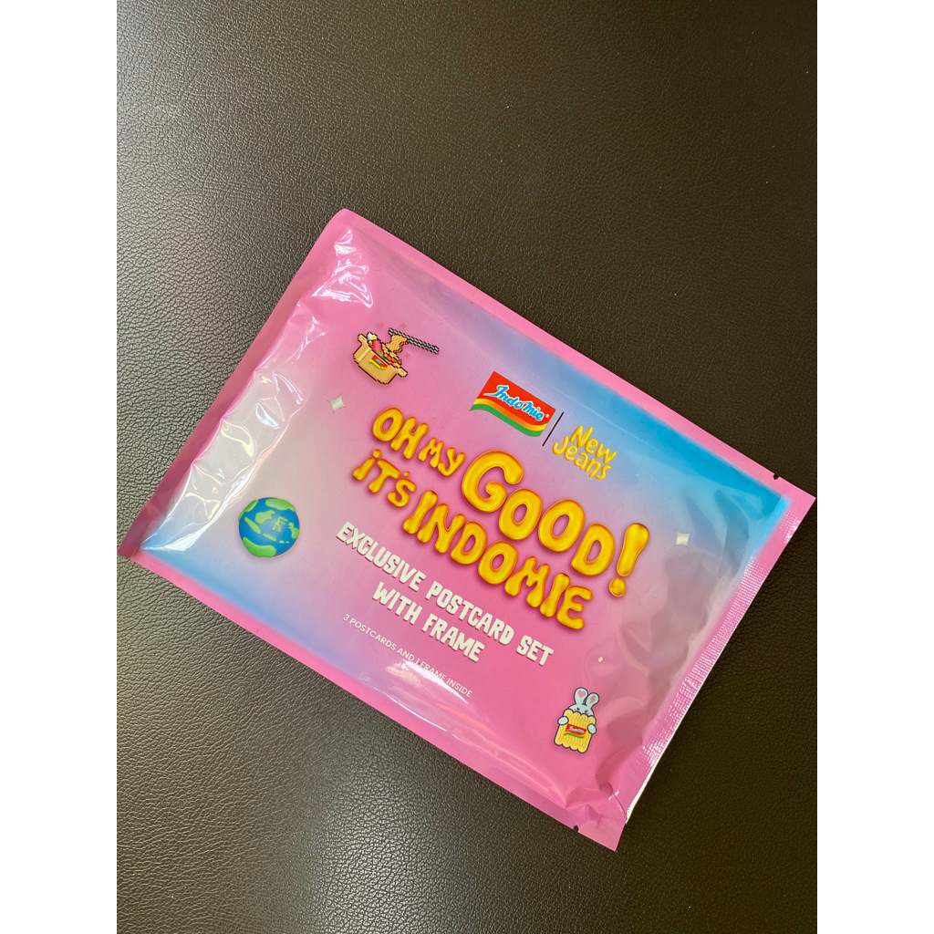 

READY STOCK EXCLUSIVE POSTCARD SET WITHE FRAME INDOMIE X NEW JEANS