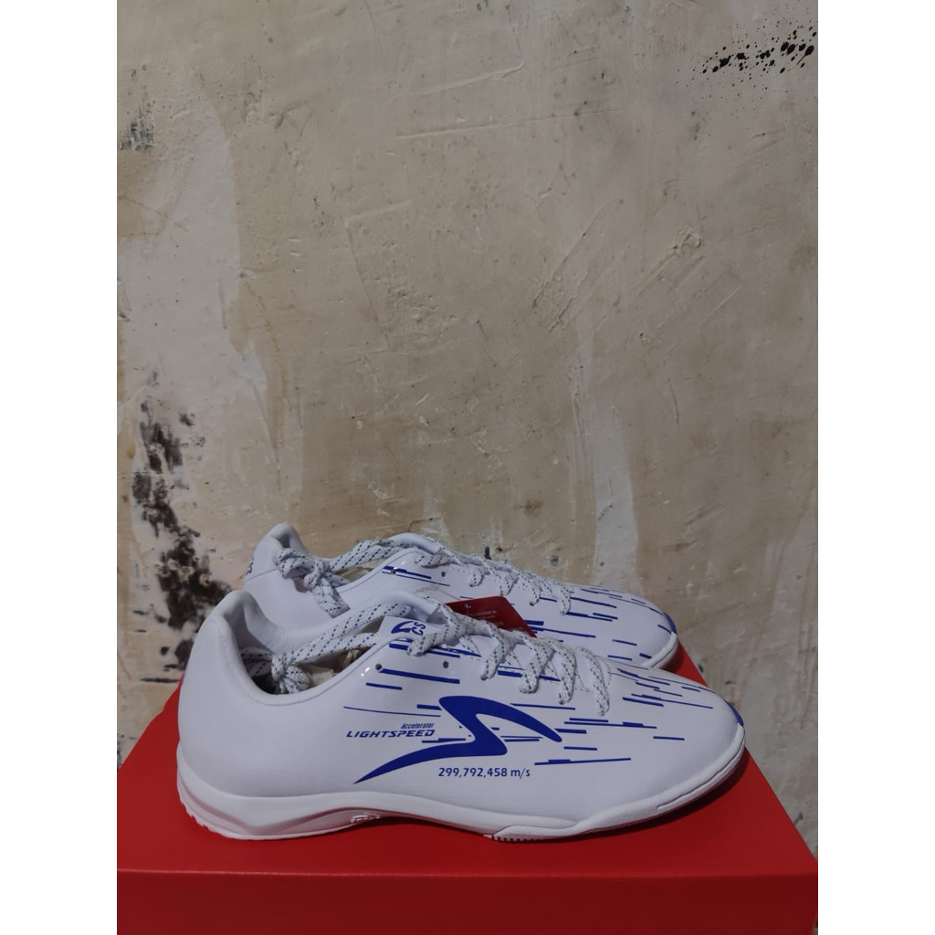 Lightspeed reborn dazzling blue