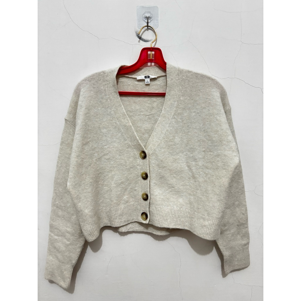 cardigan uniqlo souffle yarn size S preloved