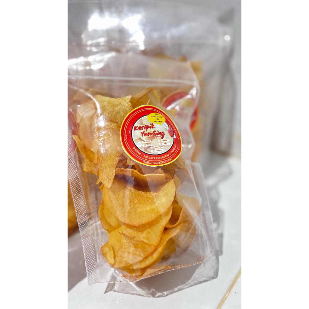 

Keripik Singkong "YUMSING" Rasa Daun Jeruk Pedas, Daun Jeruk Manis