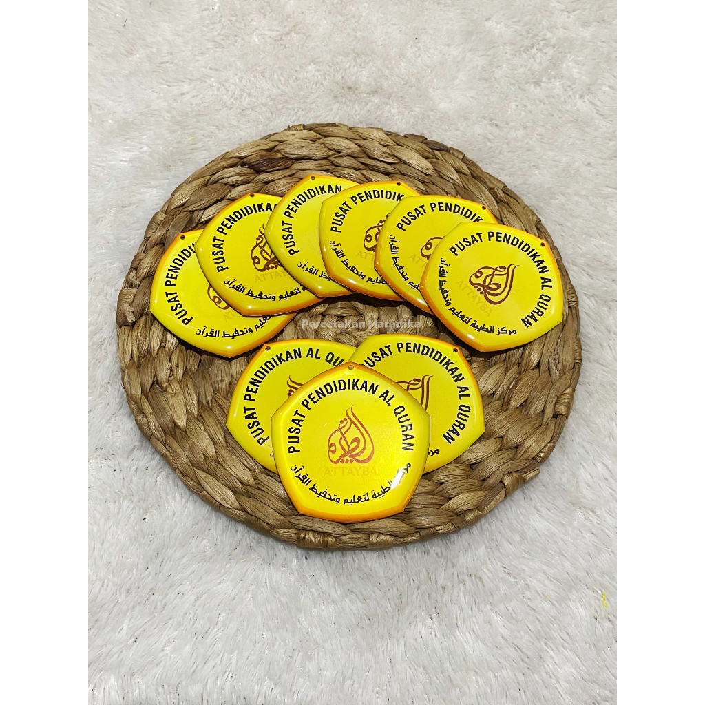 

MEDALI RESIN BAHAN ALUMUNIUM (MEDALINYA SAJA - TANPA TALI )