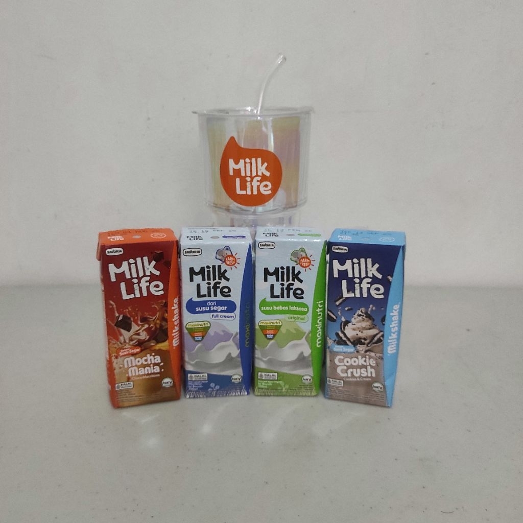 

Milklife FREE Gelas Hologram Straw + Susu 4pcs Mix Varian