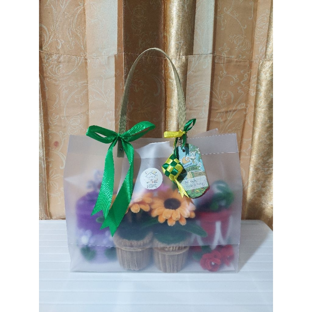 

Hampers Kawat Bulu Paket Mewah Murah