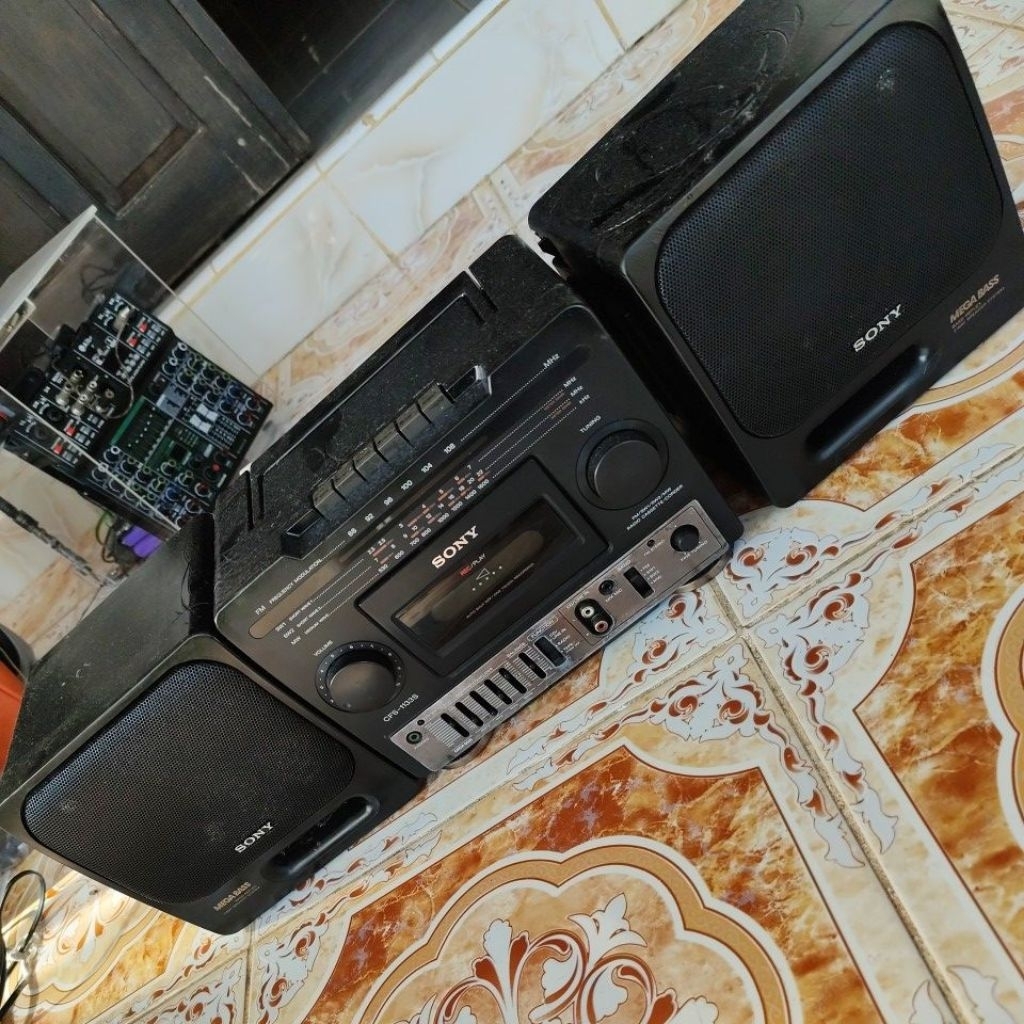 Aneka Radio Antik Kompo Sony, Samsung, AKARI, Grand BAZZOKE Polytron Antik Jadul, Ada yang dimodif d