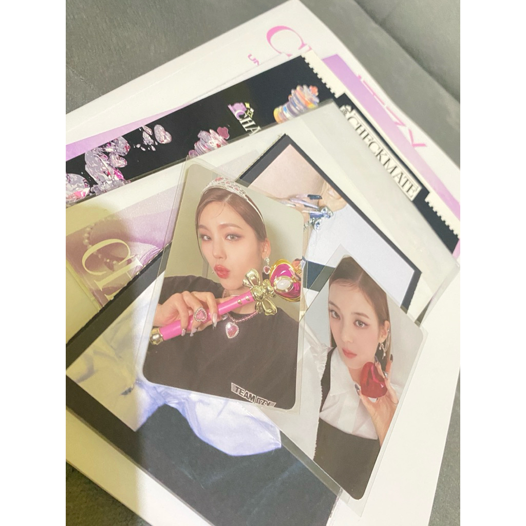 Album ITZY Checkmate Ryujin Ver Official Preloved Lengkap + PC