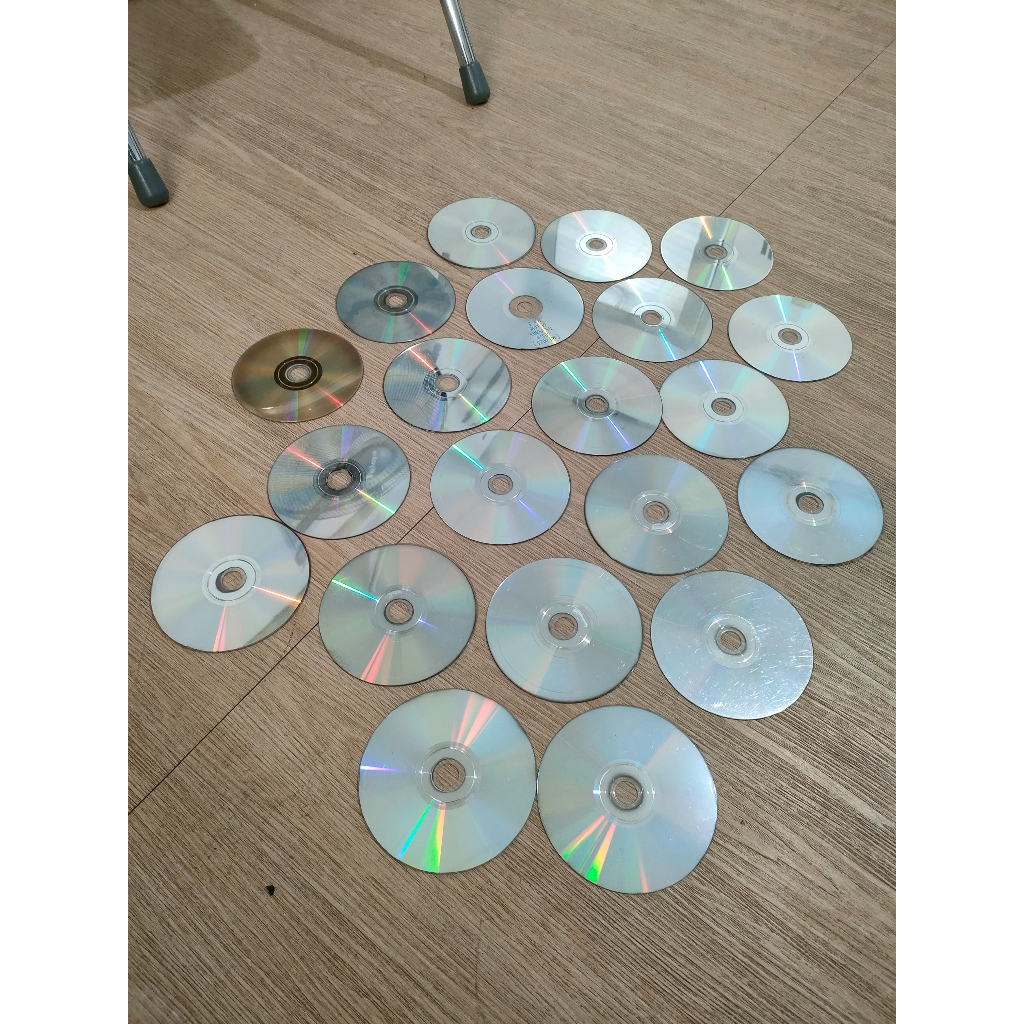 Kaset CD DVD VCD Bekas Buat Aksesoris Kerajinan Hiasan Prakarya DIY Pernak Pernik Satuan Kepingan
