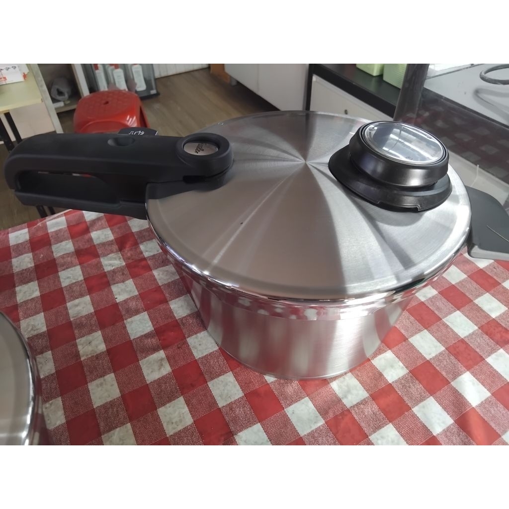 Panci Presto Fissler Vitavit Premium 4.5 Liter