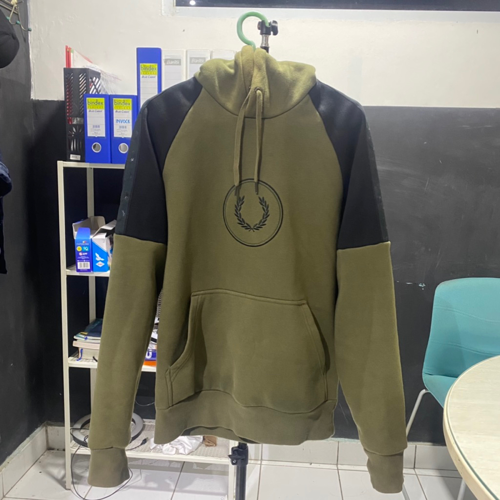 Hoodie Fred Perry Big logo bukan stone island cp company barbour bellstaf