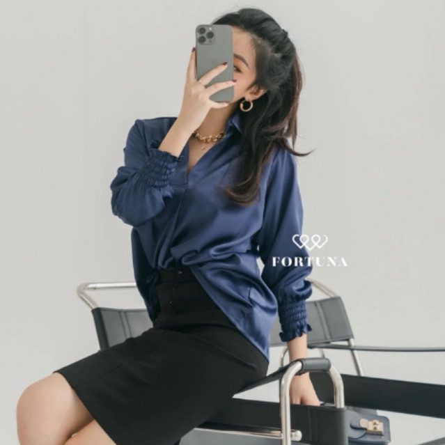 [PRELOVED] BLOUSE SATIN NAVY BLUE BLUS KEMEJA KERAH BIRU DONGKER RUBY TOP FORTUNA